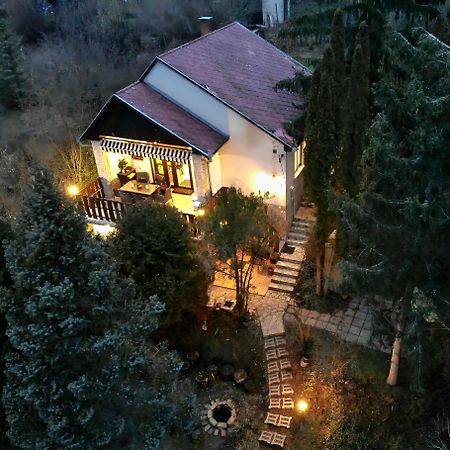 Egig Ero Fa Vendeghaz Villa Nograd Екстериор снимка