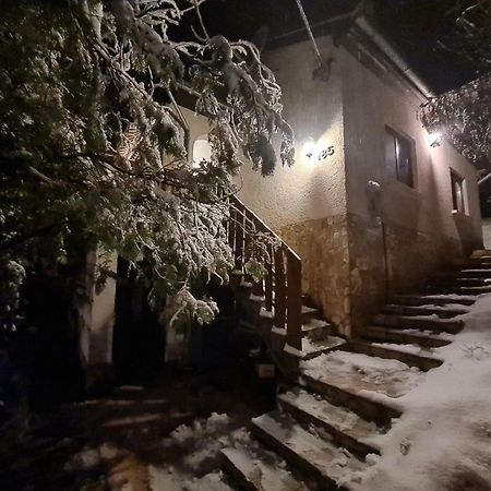 Egig Ero Fa Vendeghaz Villa Nograd Екстериор снимка